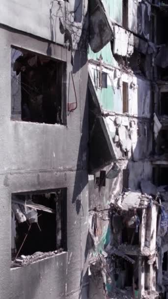 Stock Vertical Video Shows Aftermath War Ukraine Destroyed Residential Building — Stock Video