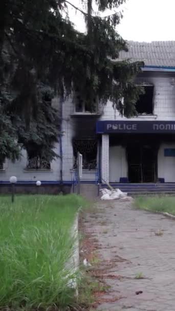 Denne Vertikale Videoen Viser Ettervirkningene Krigen Ukraina Den Ødelagte Brente – stockvideo