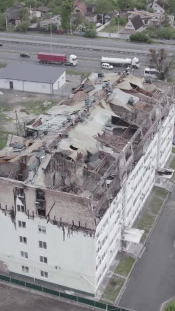 Cette Vidéo Verticale Montre Bâtiment Déchiré Par Guerre Stoyanka District — Video