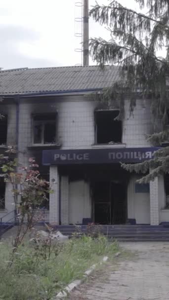 Készlet Függőleges Videó Mutatja Háború Utóhatásait Ukrajnában Lerombolt Leégett Épület — Stock videók