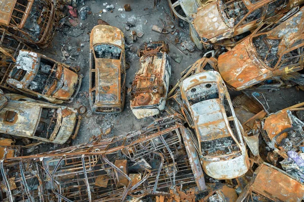 사진은 지구어 핀에서 과불타는 차들의 쓰레기장을 있습니다 — 스톡 사진