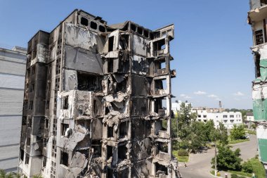 Bu stok fotoğrafı Ukrayna 'daki savaşın sonucunu gösteriyor. Bucha, Borodyanka' da yıkılan bir yerleşim yeri.