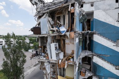 Bu stok fotoğrafı Ukrayna 'daki savaşın sonucunu gösteriyor. Bucha, Borodyanka' da yıkılan bir yerleşim yeri.