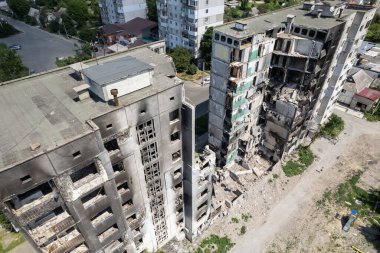 Bu stok fotoğrafı Ukrayna 'daki savaşın sonucunu gösteriyor. Bucha, Borodyanka' da yıkılan bir yerleşim yeri.