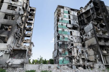 Bu stok fotoğrafı Ukrayna 'daki savaşın sonucunu gösteriyor. Bucha, Borodyanka' da yıkılan bir yerleşim yeri.