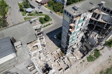 Bu stok fotoğrafı Ukrayna 'daki savaşın sonucunu gösteriyor. Bucha, Borodyanka' da yıkılan bir yerleşim yeri.