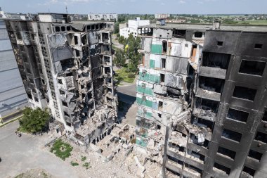 Bu stok fotoğrafı Ukrayna 'daki savaşın sonucunu gösteriyor. Bucha, Borodyanka' da yıkılan bir yerleşim yeri.