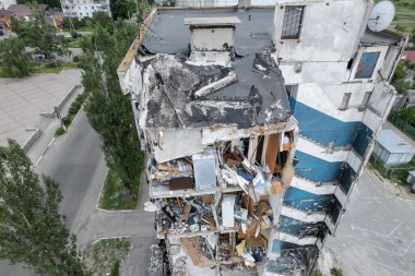 Bu stok fotoğrafı Ukrayna 'daki savaşın sonucunu gösteriyor. Bucha, Borodyanka' da yıkılan bir yerleşim yeri.
