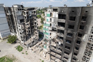 Bu stok fotoğrafı Ukrayna 'daki savaşın sonucunu gösteriyor. Bucha, Borodyanka' da yıkılan bir yerleşim yeri.