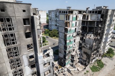 Bu stok fotoğrafı Ukrayna 'daki savaşın sonucunu gösteriyor. Bucha, Borodyanka' da yıkılan bir yerleşim yeri.