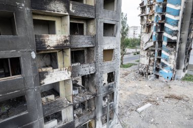 Bu stok fotoğrafı Ukrayna 'daki savaşın sonucunu gösteriyor. Bucha, Borodyanka' da yıkılan bir yerleşim yeri.