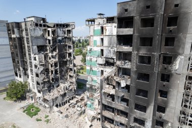 Bu stok fotoğrafı Ukrayna 'daki savaşın sonucunu gösteriyor. Bucha, Borodyanka' da yıkılan bir yerleşim yeri.