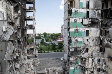 Bu stok fotoğrafı Ukrayna 'daki savaşın sonucunu gösteriyor. Bucha, Borodyanka' da yıkılan bir yerleşim yeri.
