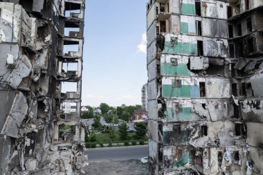 Bu stok fotoğrafı Ukrayna 'daki savaşın sonucunu gösteriyor. Bucha, Borodyanka' da yıkılan bir yerleşim yeri.