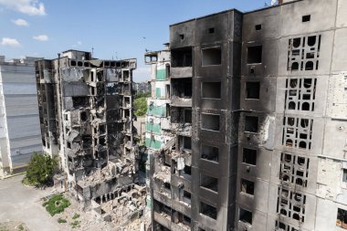 Bu stok fotoğrafı Ukrayna 'daki savaşın sonucunu gösteriyor. Bucha, Borodyanka' da yıkılan bir yerleşim yeri.