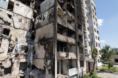 Bu stok fotoğrafı Ukrayna 'daki savaşın sonucunu gösteriyor. Bucha, Borodyanka' da yıkılan bir yerleşim yeri.