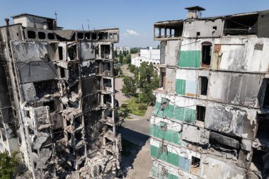 Bu stok fotoğrafı Ukrayna 'daki savaşın sonucunu gösteriyor. Bucha, Borodyanka' da yıkılan bir yerleşim yeri.