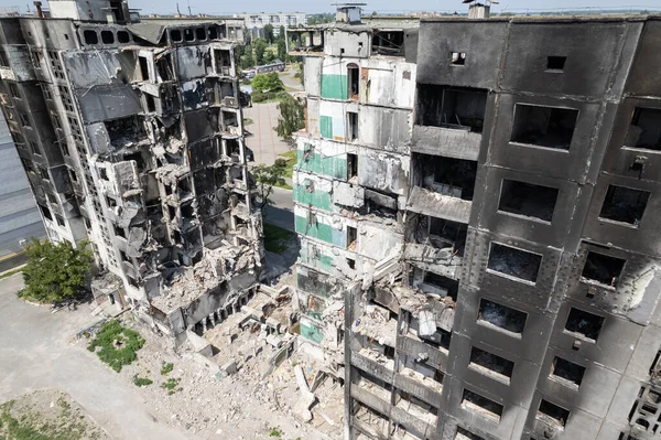 Bu stok fotoğrafı Ukrayna 'daki savaşın sonucunu gösteriyor. Bucha, Borodyanka' da yıkılan bir yerleşim yeri.