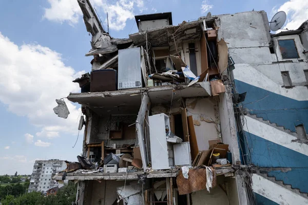 Bu stok fotoğrafı Ukrayna 'daki savaşın sonucunu gösteriyor. Bucha, Borodyanka' da yıkılan bir yerleşim yeri.