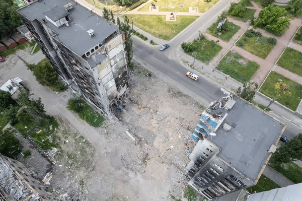 Tato Fotografie Ukazuje Následky Války Ukrajině Zničená Obytná Budova Borodyance — Stock fotografie