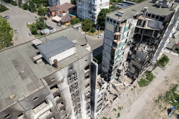 Esta Foto Mostra Consequências Guerra Ucrânia Edifício Residencial Destruído Borodyanka — Fotografia de Stock