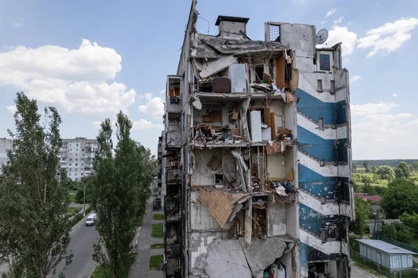 Bu stok fotoğrafı Ukrayna 'daki savaşın sonucunu gösteriyor. Bucha, Borodyanka' da yıkılan bir yerleşim yeri.