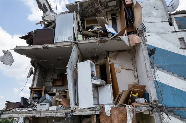 Bu stok fotoğrafı Ukrayna 'daki savaşın sonucunu gösteriyor. Bucha, Borodyanka' da yıkılan bir yerleşim yeri.