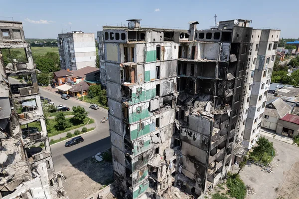 Bu stok fotoğrafı Ukrayna 'daki savaşın sonucunu gösteriyor. Bucha, Borodyanka' da yıkılan bir yerleşim yeri.