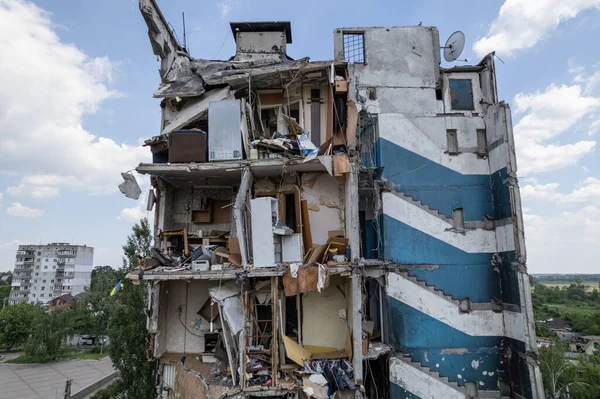 Bu stok fotoğrafı Ukrayna 'daki savaşın sonucunu gösteriyor. Bucha, Borodyanka' da yıkılan bir yerleşim yeri.