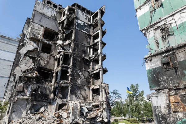 Bu stok fotoğrafı Ukrayna 'daki savaşın sonucunu gösteriyor. Bucha, Borodyanka' da yıkılan bir yerleşim yeri.