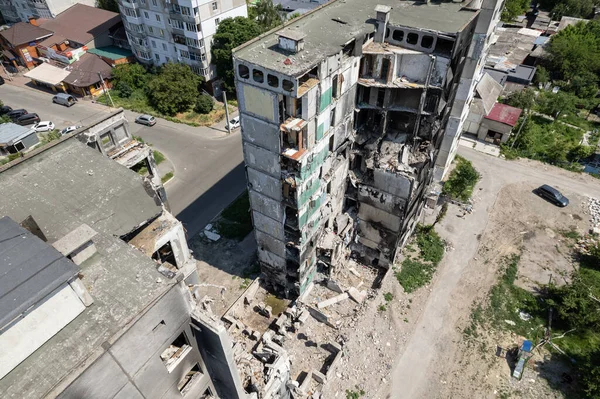 Bu stok fotoğrafı Ukrayna 'daki savaşın sonucunu gösteriyor. Bucha, Borodyanka' da yıkılan bir yerleşim yeri.