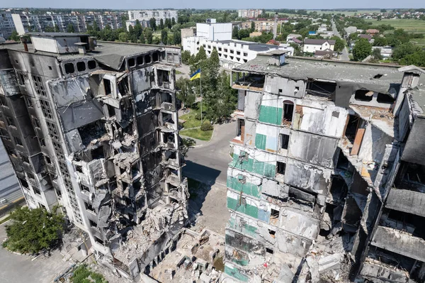 Bu stok fotoğrafı Ukrayna 'daki savaşın sonucunu gösteriyor. Bucha, Borodyanka' da yıkılan bir yerleşim yeri.