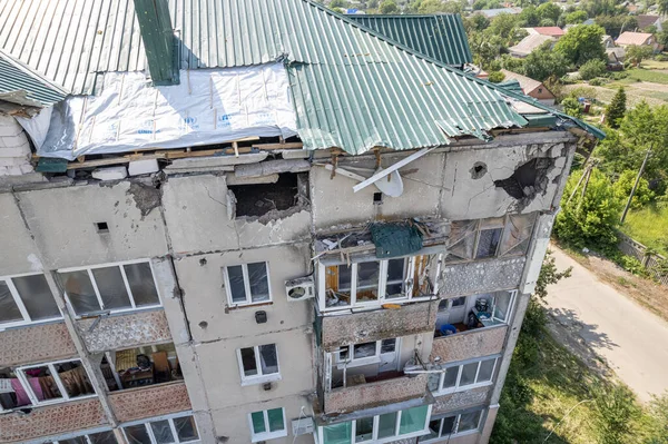 Esta Foto Muestra Edificio Devastado Por Guerra Ciudad Makariv Ucrania —  Fotos de Stock