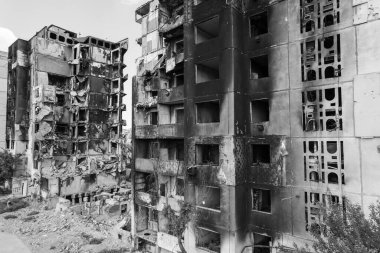 Bu siyah-beyaz fotoğraf Ukrayna 'daki savaşın sonucunu gösteriyor. Borodyanka, Bucha bölgesindeki yıkılan bir yerleşim yeri.