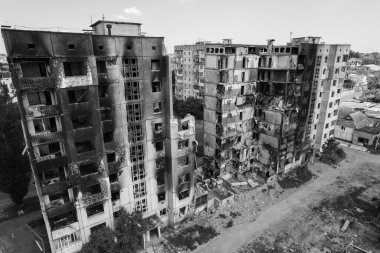 Bu siyah-beyaz fotoğraf Ukrayna 'daki savaşın sonucunu gösteriyor. Borodyanka, Bucha bölgesindeki yıkılan bir yerleşim yeri.