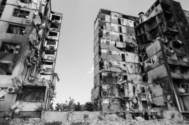 Bu siyah-beyaz fotoğraf Ukrayna 'daki savaşın sonucunu gösteriyor. Borodyanka, Bucha bölgesindeki yıkılan bir yerleşim yeri.
