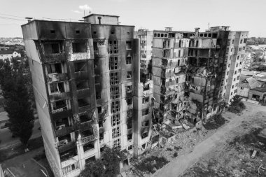Bu siyah-beyaz fotoğraf Ukrayna 'daki savaşın sonucunu gösteriyor. Borodyanka, Bucha bölgesindeki yıkılan bir yerleşim yeri.