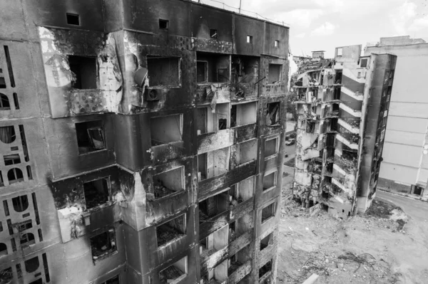 Bu siyah-beyaz fotoğraf Ukrayna 'daki savaşın sonucunu gösteriyor. Borodyanka, Bucha bölgesindeki yıkılan bir yerleşim yeri.