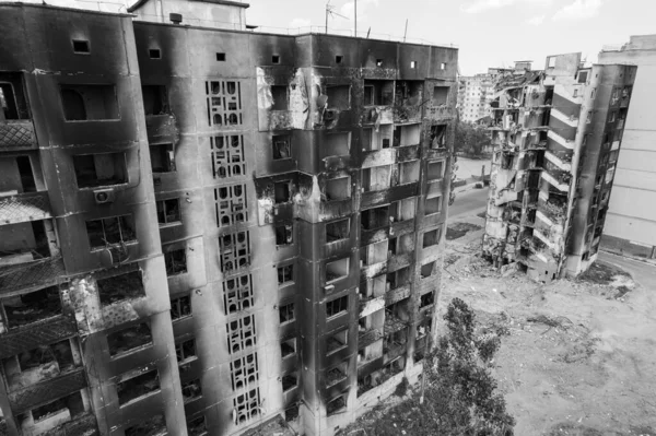 Questa Foto Bianco Nero Mostra Conseguenze Della Guerra Ucraina Edificio — Foto Stock