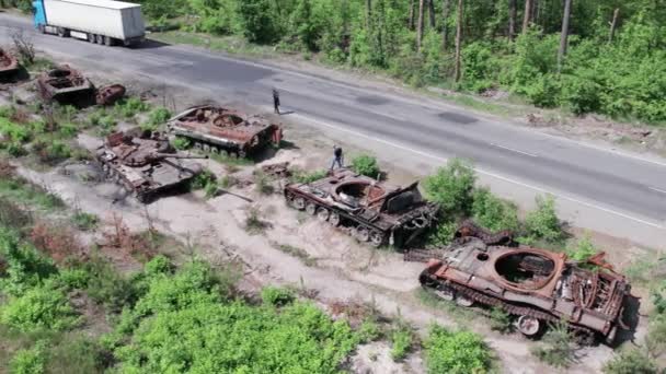 Αυτό Απόθεμα Βίντεο Δείχνει Μια Εναέρια Άποψη Του Κατεστραμμένου Στρατιωτικού — Αρχείο Βίντεο