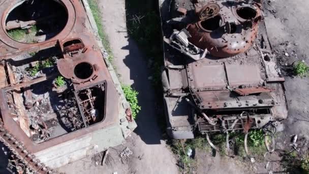 这段库存录像显示了乌克兰被毁军事装备的航空图 — 图库视频影像