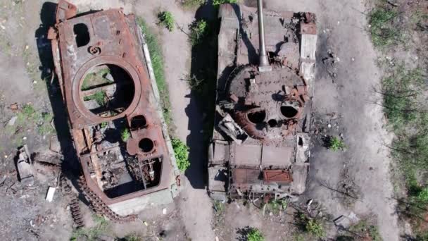 这段库存录像显示了乌克兰被毁军事装备的航空图 — 图库视频影像