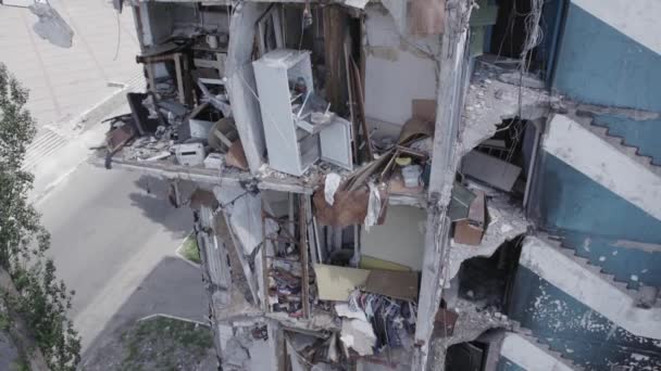 Stock Videó Mutatja Háború Utóhatásait Ukrajnában Egy Lerombolt Lakóépület Borodyanka — Stock videók