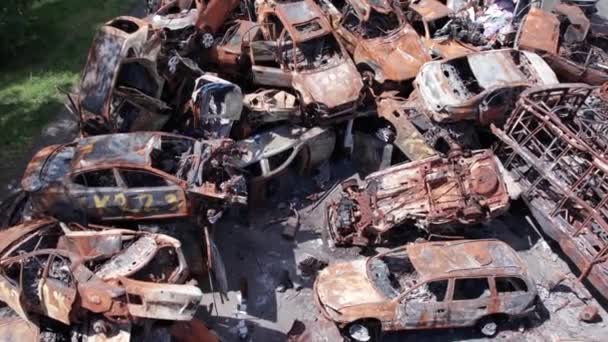 Stock Video Shows Aftermath War Ukraine Burned Shot Cars — Stockvideo