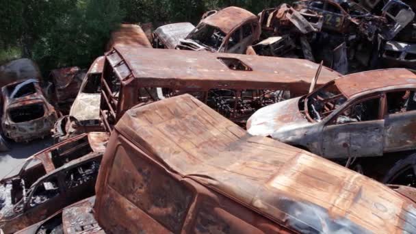 这个库存视频显示了乌克兰战争的后果 烧毁和射击的汽车 — 图库视频影像