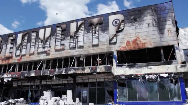 Este Vídeo Mostra Edifício Destruído Centro Comercial Bucha Ucrânia Durante — Vídeo de Stock