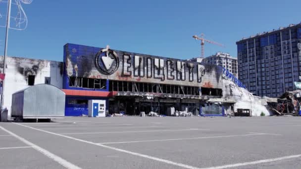 Este Vídeo Mostra Edifício Destruído Centro Comercial Bucha Ucrânia Durante — Vídeo de Stock
