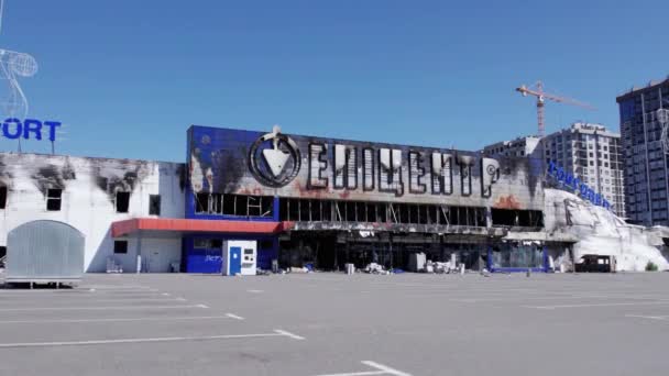 Este Vídeo Mostra Edifício Destruído Centro Comercial Bucha Ucrânia Durante — Vídeo de Stock