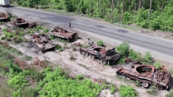 Video Ini Menunjukkan Pemandangan Udara Dari Peralatan Militer Yang Hancur — Stok Video