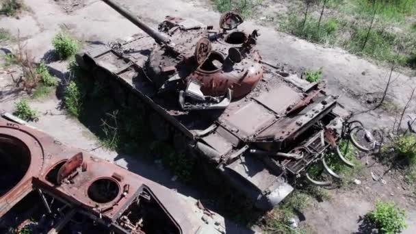 Deze Stockvideo Toont Een Luchtfoto Van Vernietigde Militaire Uitrusting Oekraïne — Stockvideo